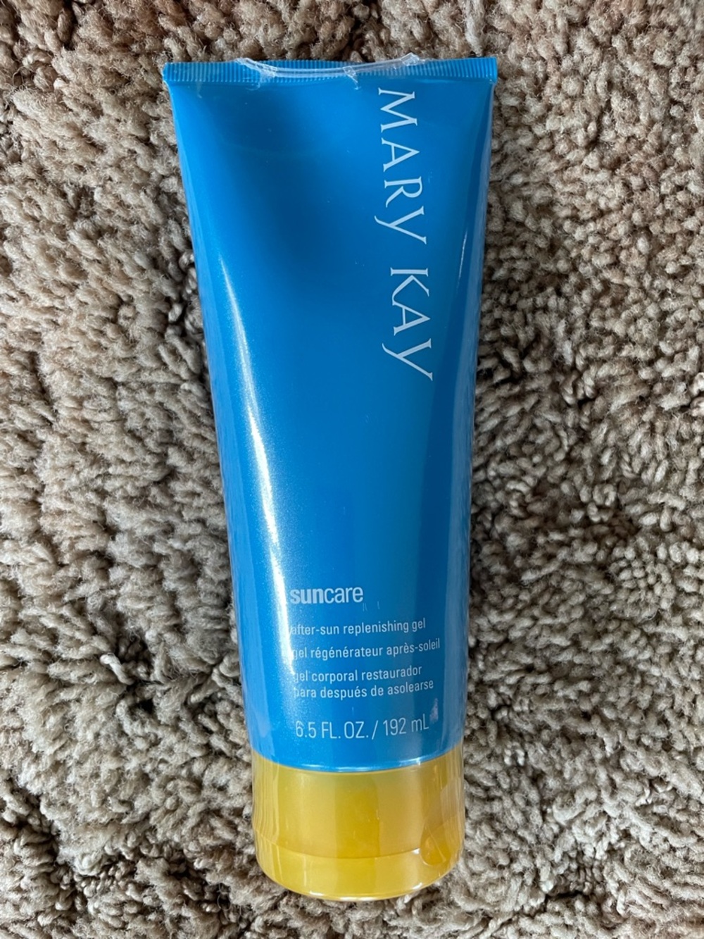 Mary Kay Suncare After-Sun Replenishing Gel.